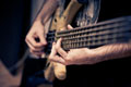 miki-santamaria professor de baix electric rock